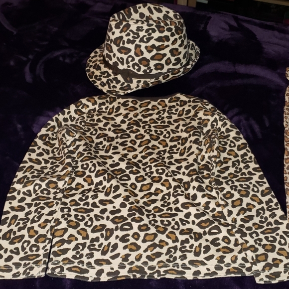 5 PIECE COORDINATING LOT - Picture 6 of 8